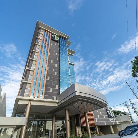 Zuri Hotel Iloilo Exterior foto